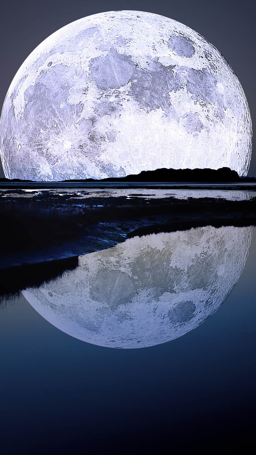 Super Moon Water Reflection Android Wallpaper
